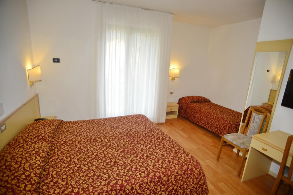 Hotel Canada Andalo Quarto foto